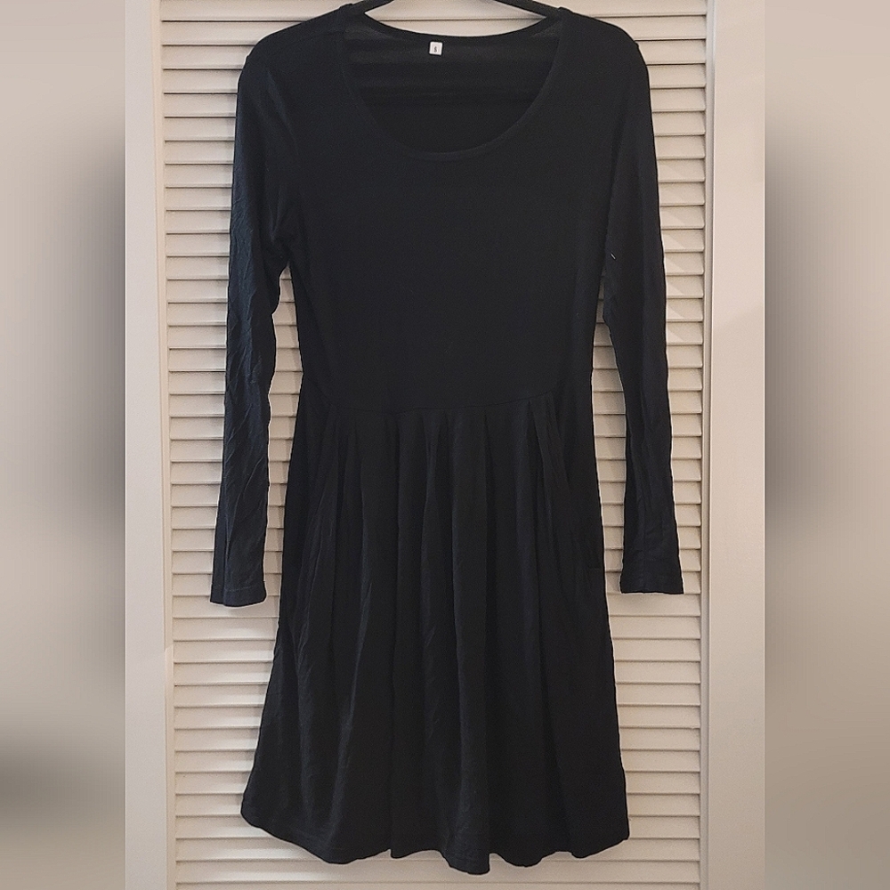 Classic Black Long-Sleeve Scoop-Neck Dress